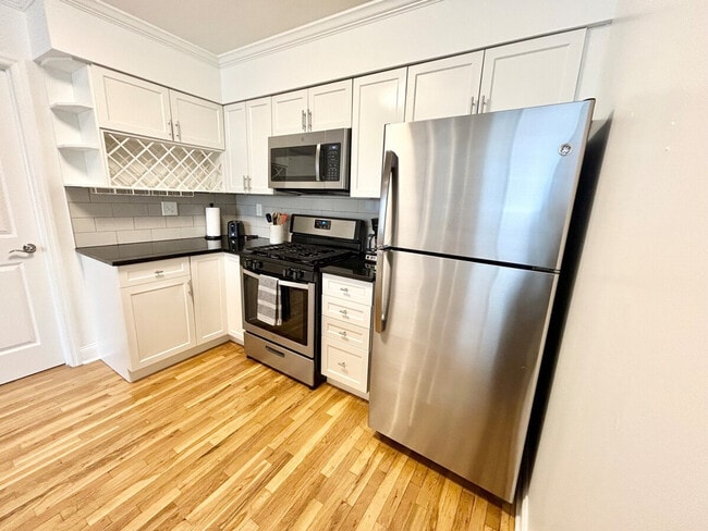 Building Photo - 800-898 Jefferson Street-SI ID1507574P