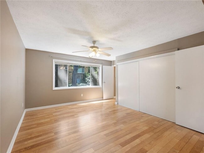 Building Photo - 115 Biscayne Dr NW