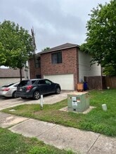 Building Photo - 7907 Rosenberry Dr
