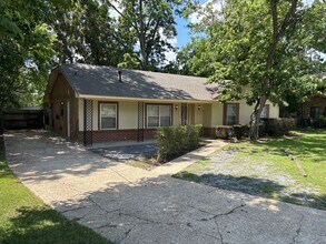 Building Photo - Beautiful!!