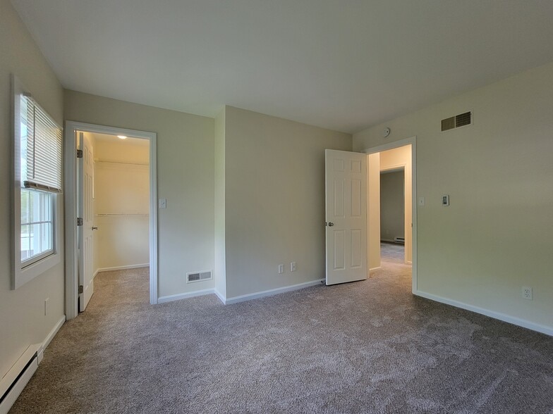 Building Photo - 32 Cranfield Ct