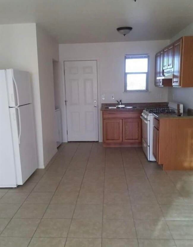 Building Photo - 8235 Carpenter Dr