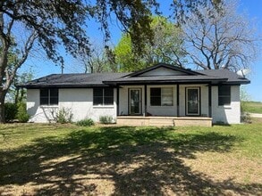 Building Photo - 630 John Davis Rd