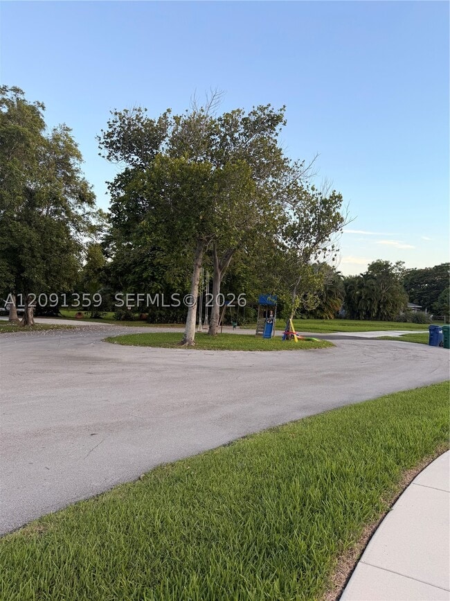 Building Photo - 18608 SW 93rd Pl