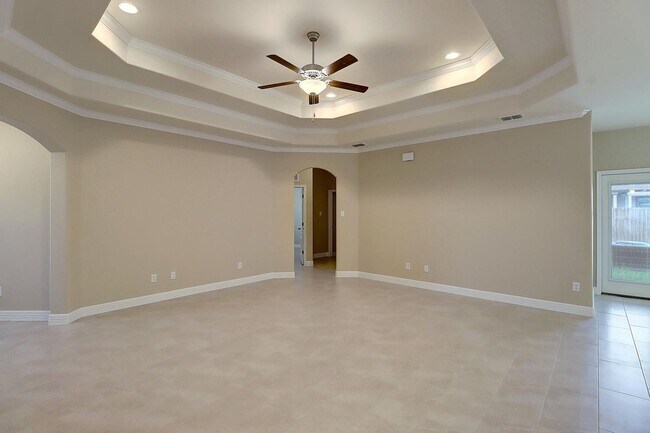 Building Photo - 2202 Crystal Bay Dr.