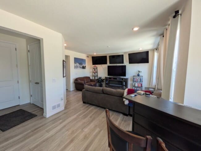 Building Photo - 1064 S Eaton Park Ct