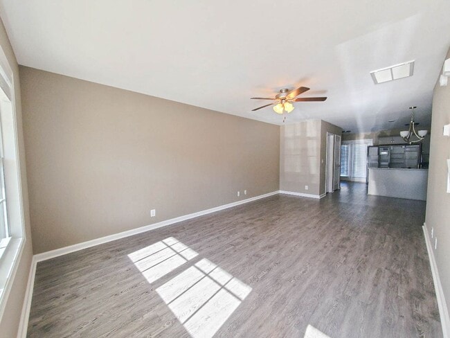 Building Photo - Pet Friendly Two Bedroom!