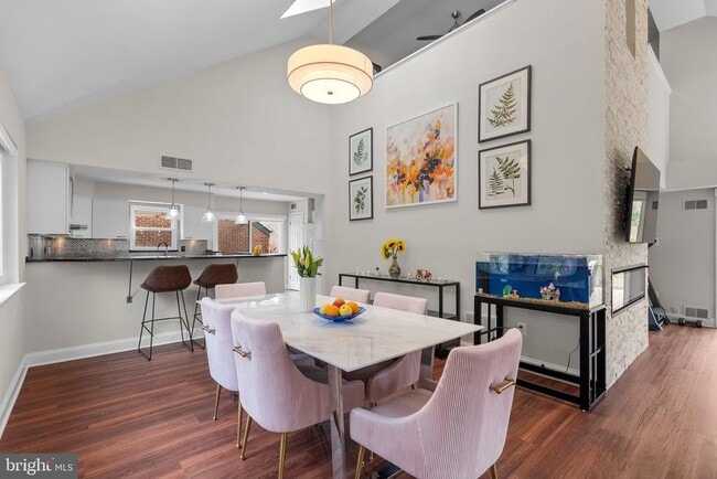 Building Photo - 11310 Harborside Cluster