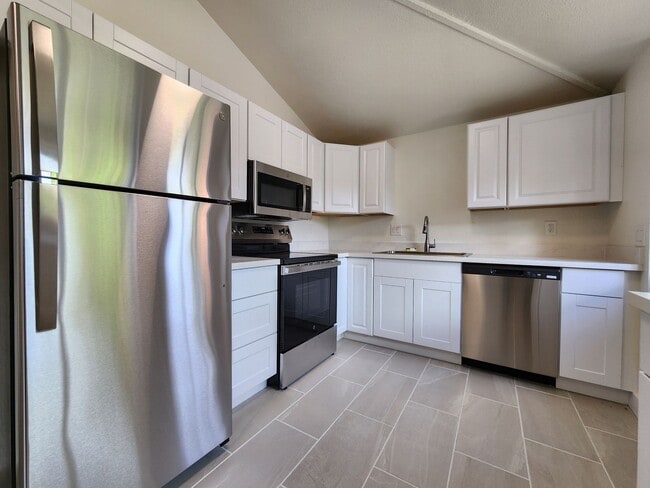 Building Photo - 715 Boyes Blvd