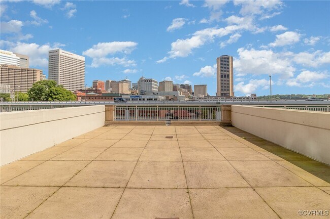 Building Photo - 301 Virginia St