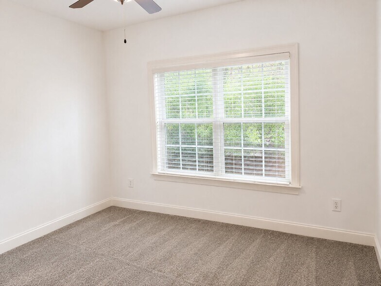 Building Photo - 112 Clairewood Ct