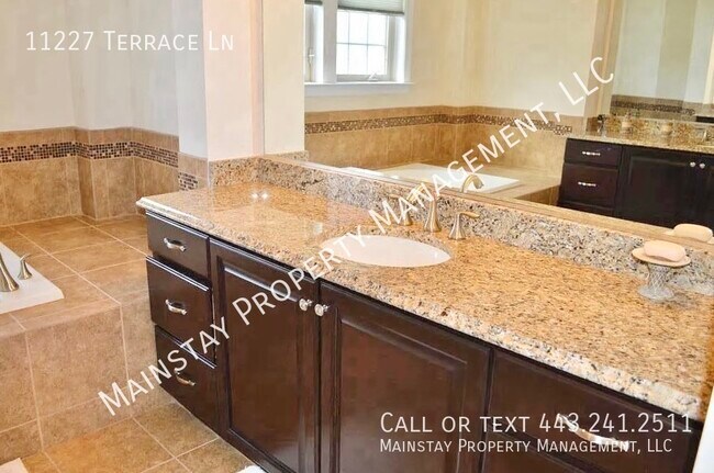 Building Photo - 11227 Terrace Ln