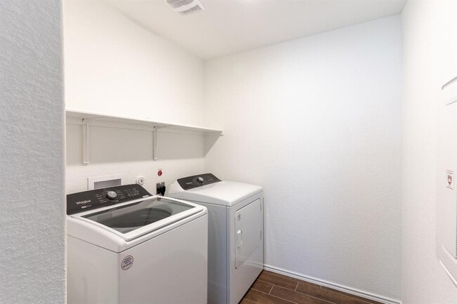 Building Photo - 308 Redonda Dr