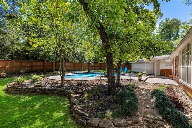 Building Photo - 7 Tamarind Pl