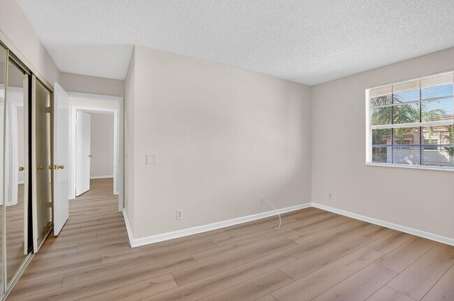 Building Photo - 6695 Via Regina