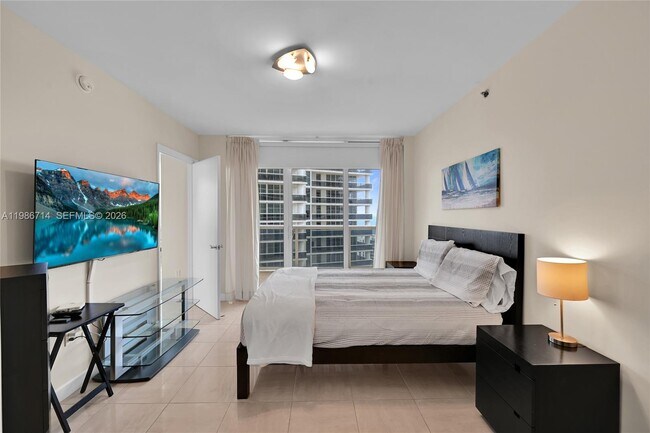 Building Photo - 1830 S Ocean Dr