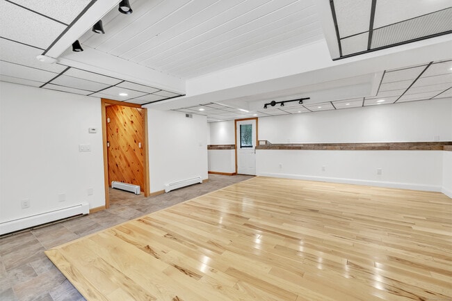 Building Photo - 21 Greenbriar Rd
