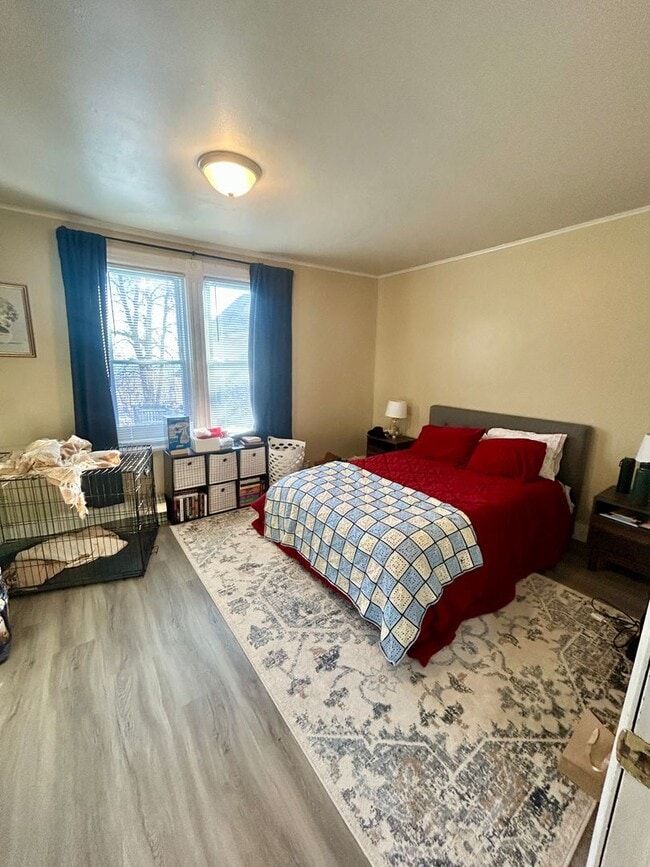 Building Photo - AVAILABLE March - 1 BED 1 BATH