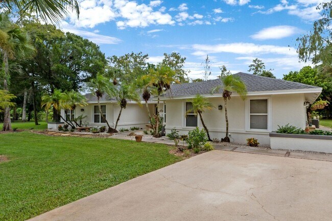 Building Photo - 14775 Stirrup Ln