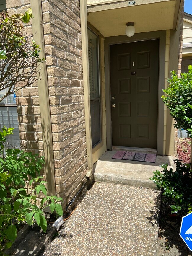 Building Photo - 8299 Cambridge St