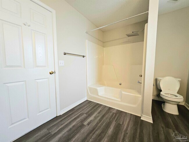 Building Photo - 3331 Two Sisters Wy