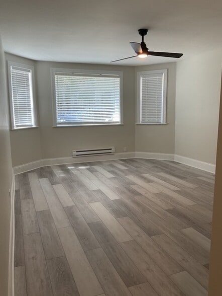 Living Room - 2858 W Shakespeare Ave