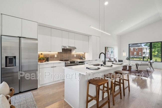 Building Photo - 1609 Pulaski St