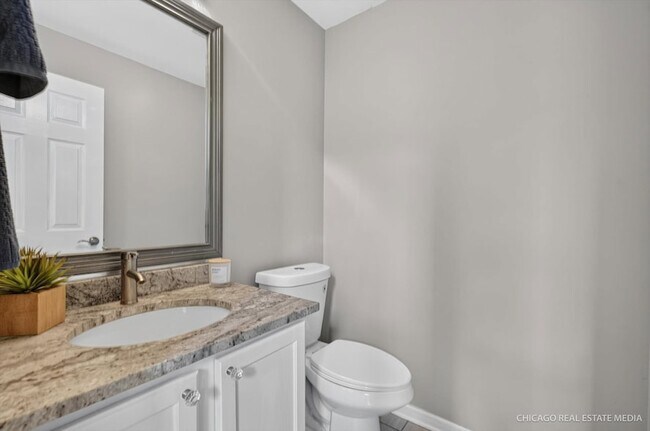 Building Photo - 1286 W Black Wolf Rd