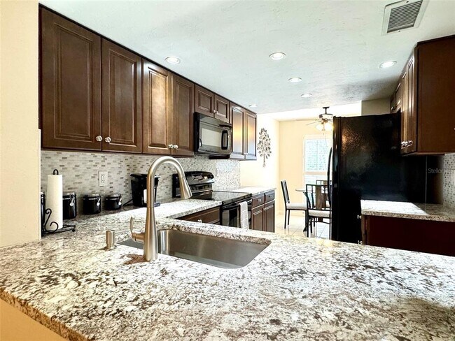 Building Photo - 4409 Longmeadow