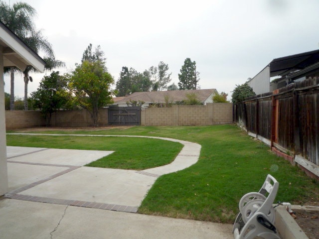 Building Photo - 5691 Lynnbrook Plz