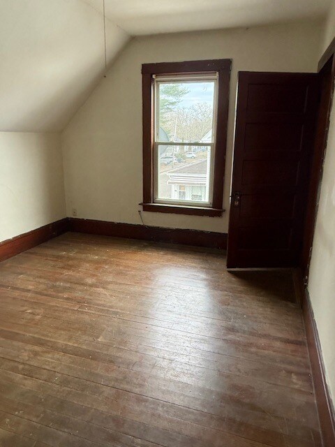 Bedroom 1 - 207 Peach St