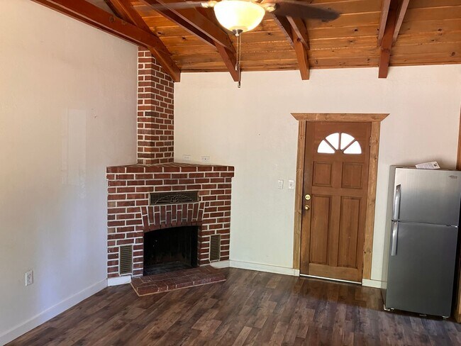 Building Photo - TA875-Greystone