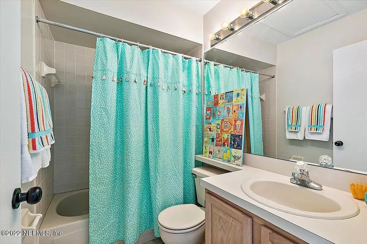 Guest Bathroom - 11290 Lake Mandarin Cir E