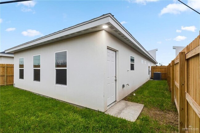 Building Photo - 10 N Alexandrite Ave