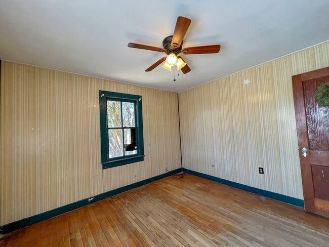 Building Photo - 2500 US-90