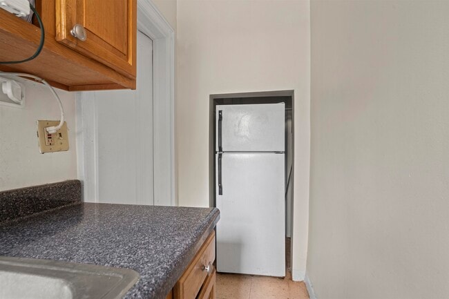 Building Photo - 821 Bergen Ave