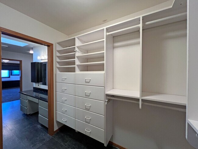 Building Photo - Stunning 4 Bedroom 2.5 Bath with Peek-a-Boo View of Puget Sound