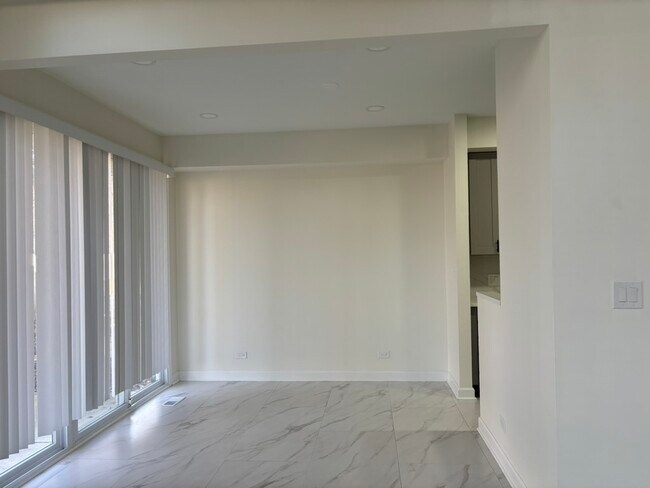 Building Photo - 1150 Regency Dr