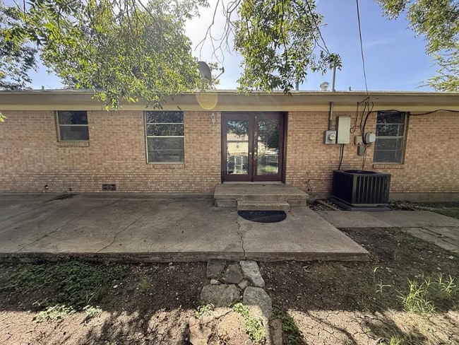 Building Photo - 1204 S 7th St