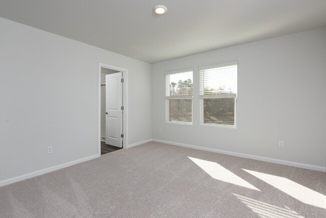 Building Photo - Brand New Build Never Lived In