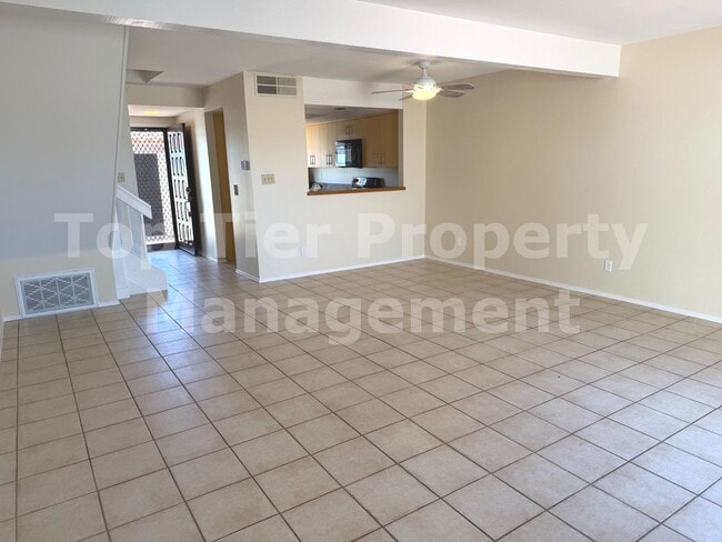 Building Photo - ***Charming 2 bed / 2 bath Townhome in Coastal Carlsbad - Available 04/18***