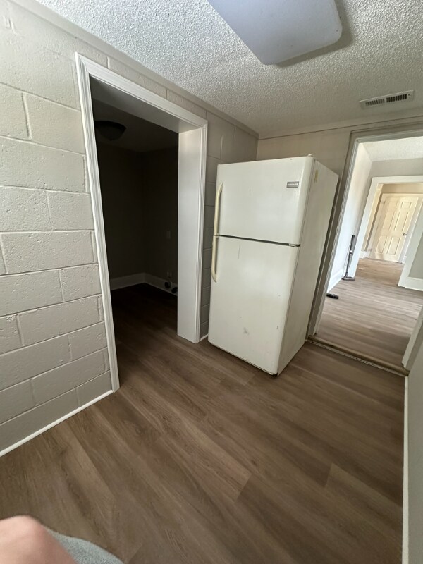 Building Photo - 2715 Cole Rd