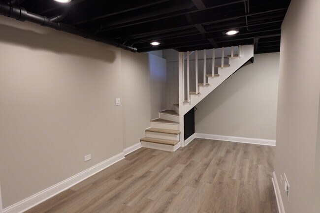 Building Photo - 1259 Knollwood Cir