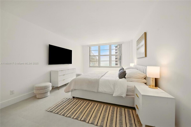 Building Photo - 5151 Collins Ave