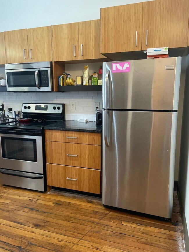 Interior Photo - 1322 W Broad St
