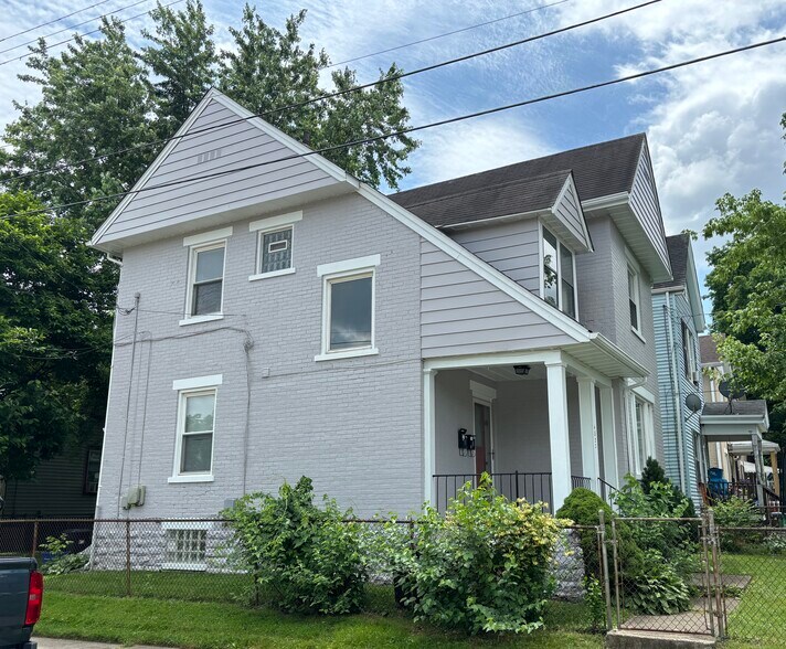 Building Photo - 4822 Oak St