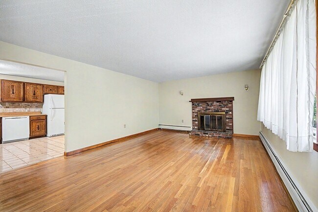 Building Photo - 270 Wood St
