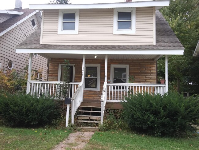 Building Photo - 2056 Water St