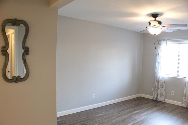 Building Photo - Large 2 bedroom, 2 bath condo for rent! - ...