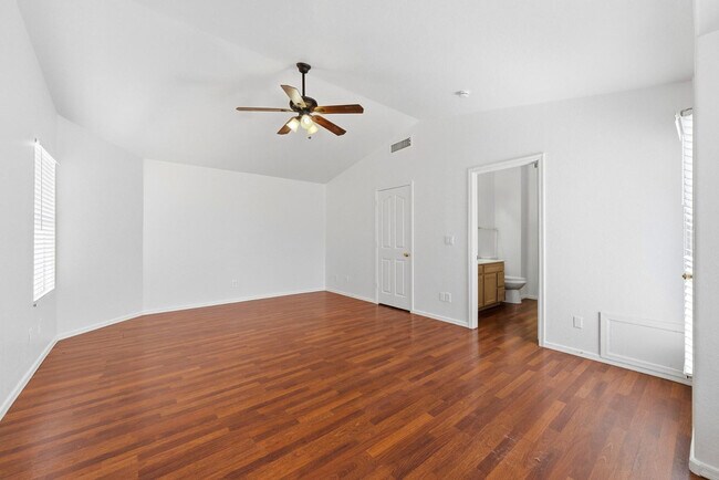 Building Photo - 15822 S 32nd Pl